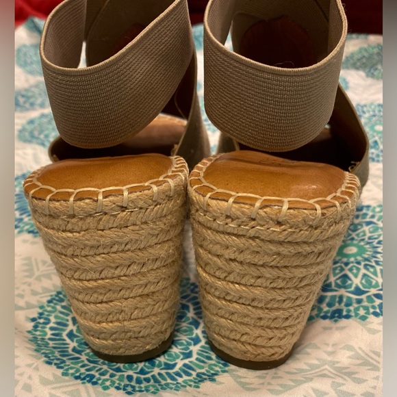 Gentle Souls Signature Kenneth Cole Colleen Espadrille Wedge 8.5 shoes stretch - Picture 4 of 7